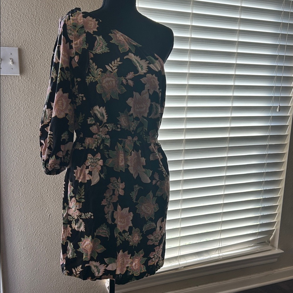 Floral One-Shoulder Dress. Who what wear.